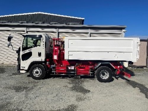 八戸100す3808（いすゞ）側面