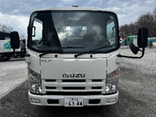 八戸100す6344（いすゞ）正面
