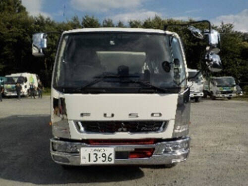 八戸800は1396（三菱）正面